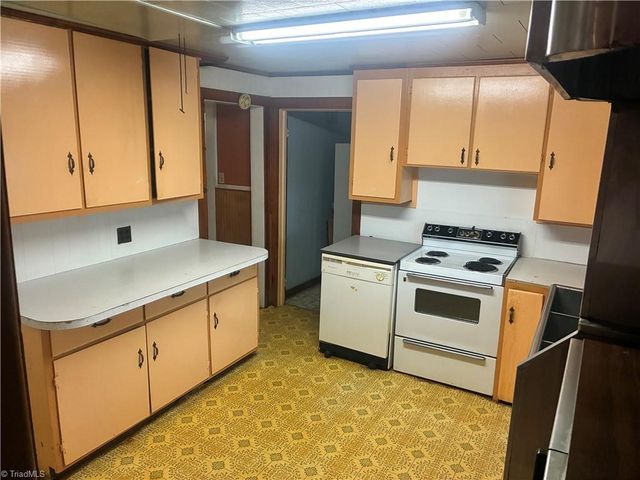 278 Old US Highway 52, Mount Airy, NC 27030