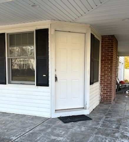 14 Elizabeth Street, Branford, CT 06405