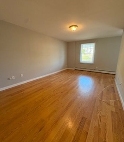 14 Elizabeth Street, Branford, CT 06405