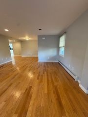 14 Elizabeth Street, Branford, CT 06405