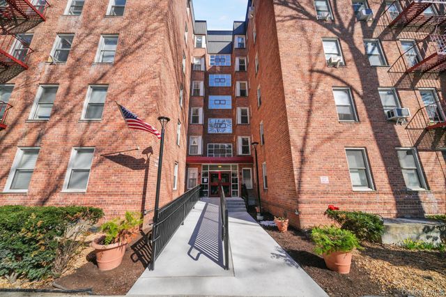2 Louisiana Avenue 4H, Bronxville, NY 10708