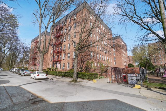 2 Louisiana Avenue 4H, Bronxville, NY 10708