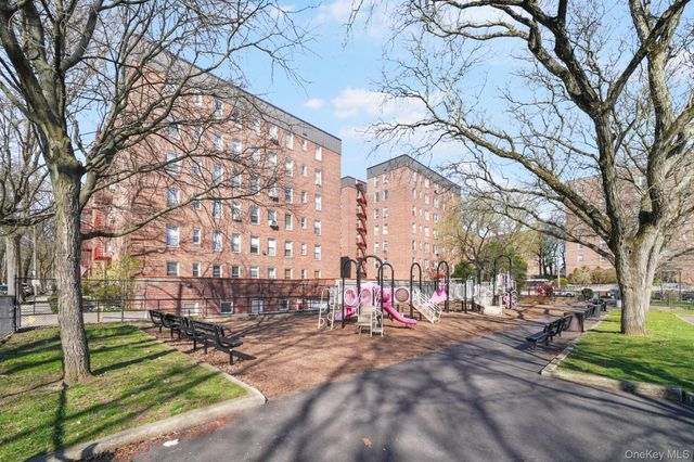 2 Louisiana Avenue 4H, Bronxville, NY 10708