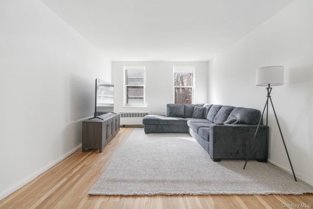 2 Louisiana Avenue 4H, Bronxville, NY 10708