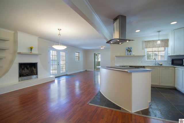 1656 College Terrace, Murray, KY 42071