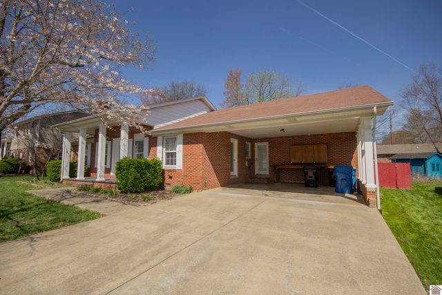 1656 College Terrace, Murray, KY 42071