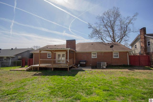 1656 College Terrace, Murray, KY 42071