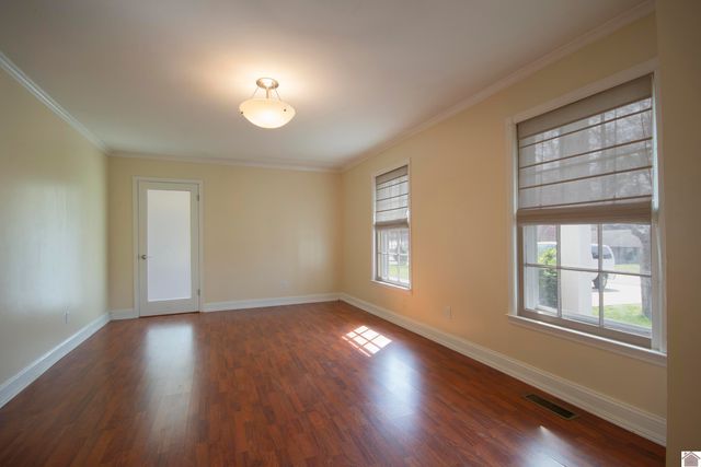 1656 College Terrace, Murray, KY 42071