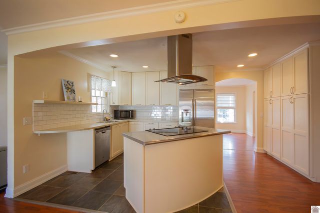 1656 College Terrace, Murray, KY 42071