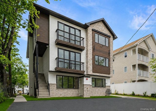 80 Twin Avenue 211, Spring Valley, NY 10977