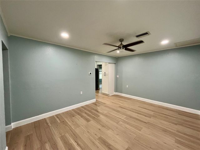 8330 WAVERLY ROAD N, St Petersburg, FL 33702