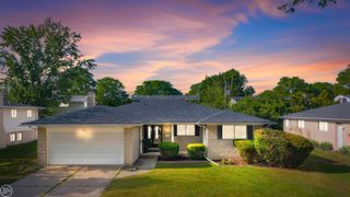 29540 Sharon Lane, Southfield, MI 48076