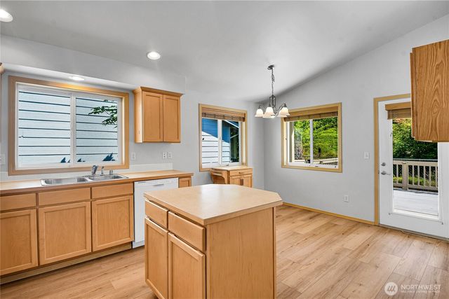 6005 74th Avenue NE, Marysville, WA 98270