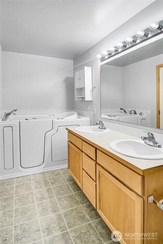 6005 74th Avenue NE, Marysville, WA 98270