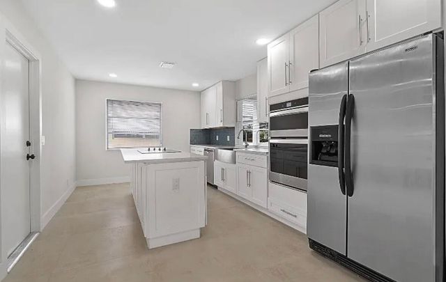 219 SE 13th Street, Deerfield Beach, FL 33441