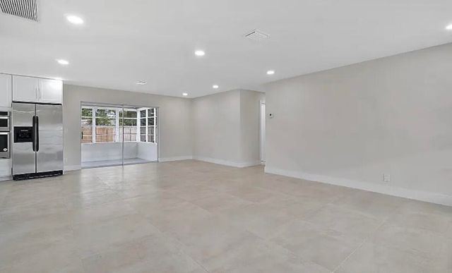 219 SE 13th Street, Deerfield Beach, FL 33441