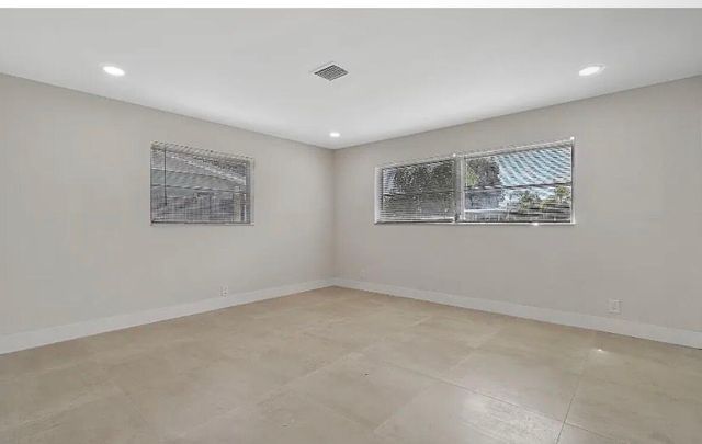219 SE 13th Street, Deerfield Beach, FL 33441