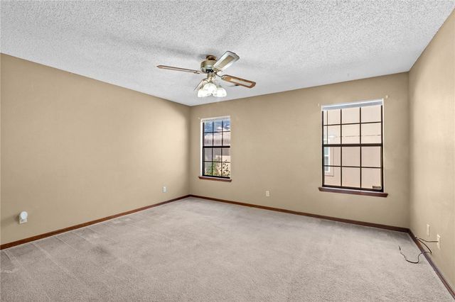1398 E Amber Drive, Fayetteville, AR 72703