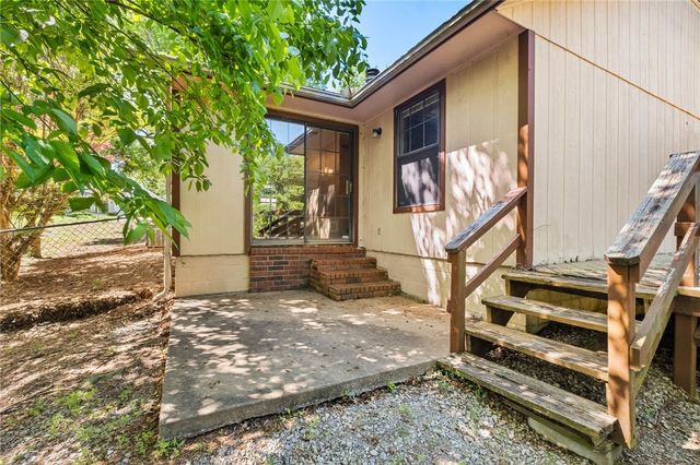 1398 E Amber Drive, Fayetteville, AR 72703