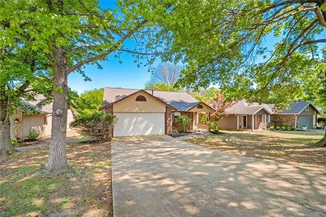 1398 E Amber Drive, Fayetteville, AR 72703