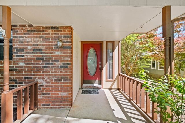 1398 E Amber Drive, Fayetteville, AR 72703