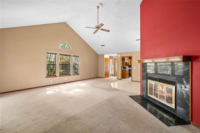 1398 E Amber Drive, Fayetteville, AR 72703