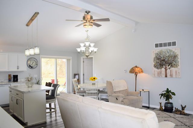 14888 S State Road, Perry, MI 48872