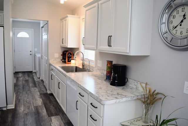 14888 S State Road, Perry, MI 48872