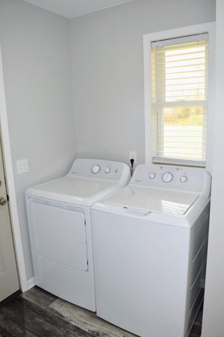 14888 S State Road, Perry, MI 48872