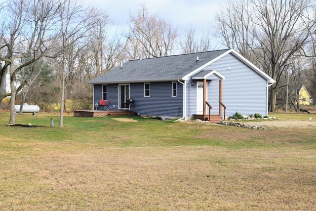 14888 S State Road, Perry, MI 48872