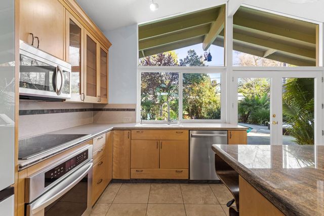 7613 Northeast Cir, Citrus Heights, CA 95610