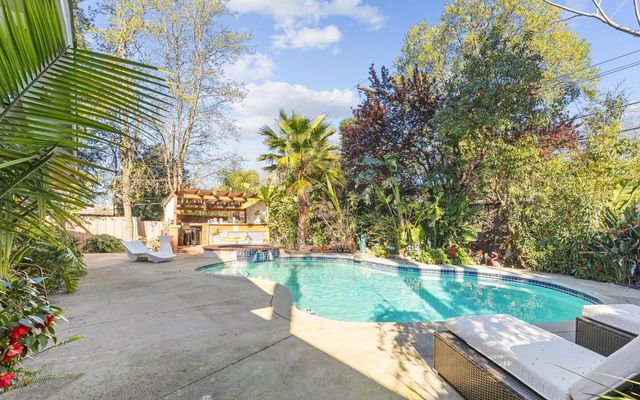 7613 Northeast Cir, Citrus Heights, CA 95610