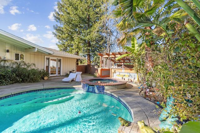 7613 Northeast Cir, Citrus Heights, CA 95610