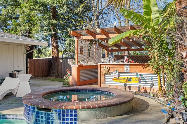 7613 Northeast Cir, Citrus Heights, CA 95610