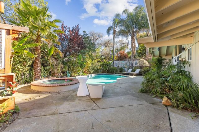 7613 Northeast Cir, Citrus Heights, CA 95610