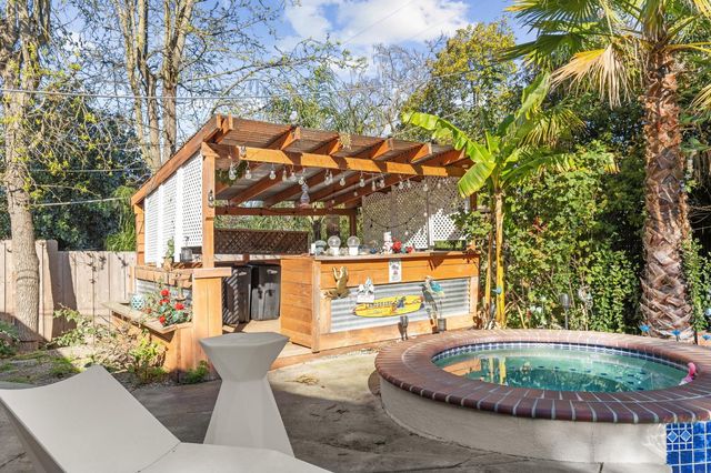 7613 Northeast Cir, Citrus Heights, CA 95610