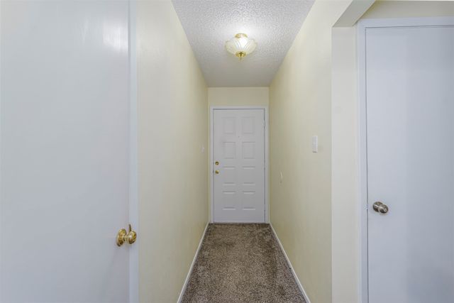 617 Rolling Ridge Court, Azle, TX 76020