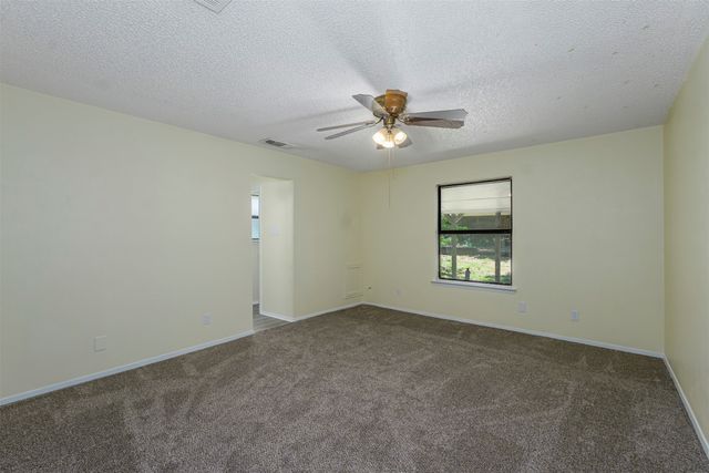 617 Rolling Ridge Court, Azle, TX 76020