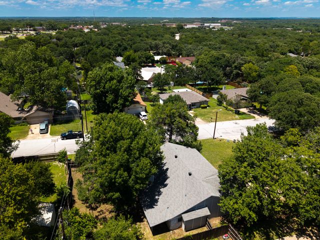 617 Rolling Ridge Court, Azle, TX 76020