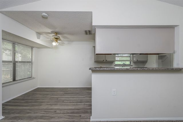617 Rolling Ridge Court, Azle, TX 76020
