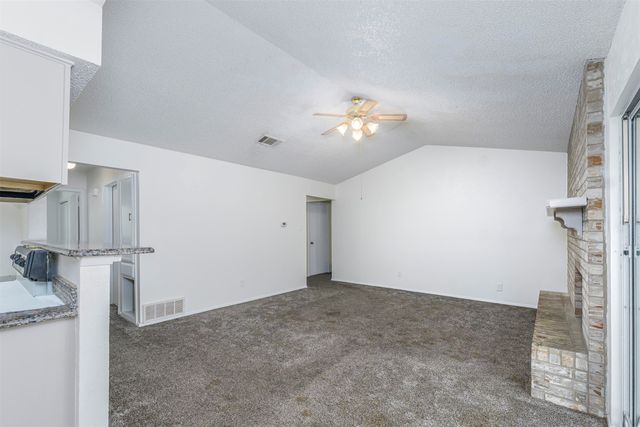 617 Rolling Ridge Court, Azle, TX 76020