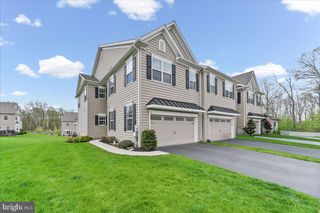 56 NEW VILLAGE GREENE DR, Honey Brook, PA 19344