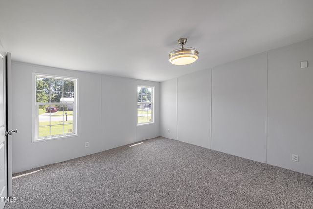 757 Precision Court, Hope Mills, NC 28348