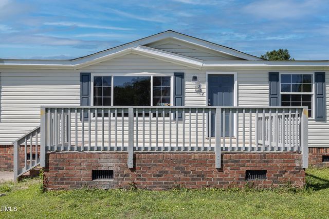 757 Precision Court, Hope Mills, NC 28348