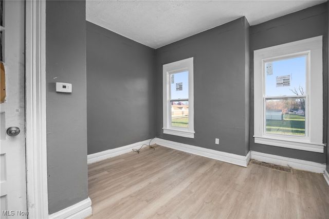 316 W 10th Street, Lorain, OH 44052