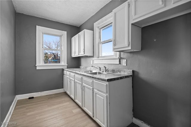 316 W 10th Street, Lorain, OH 44052