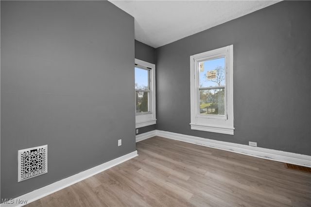 316 W 10th Street, Lorain, OH 44052