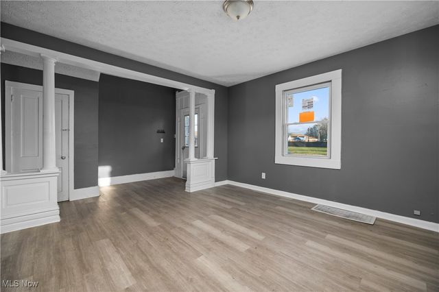 316 W 10th Street, Lorain, OH 44052