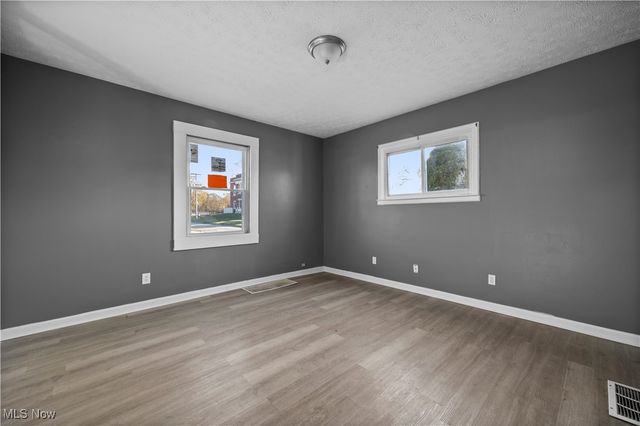 316 W 10th Street, Lorain, OH 44052