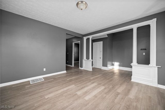 316 W 10th Street, Lorain, OH 44052